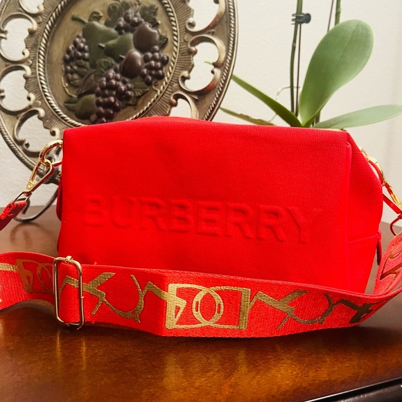 Burberry bag - Picture 4 of 8